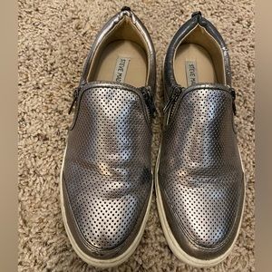 STEVE MADDEN ELLIAS METALLIC SLIP ON SNEAKERS size 8.5